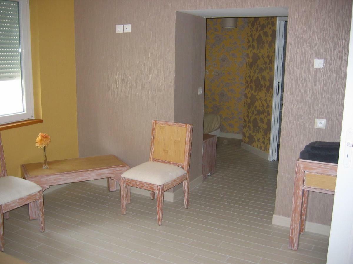 Champagne Et Chambres D'Hotes Pierre Trichet Trois-Puits Exterior foto
